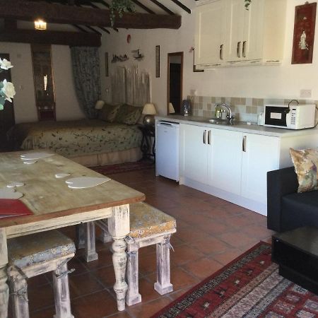 The Garth Guest Suite Studio Cottage Лингфийлд Екстериор снимка