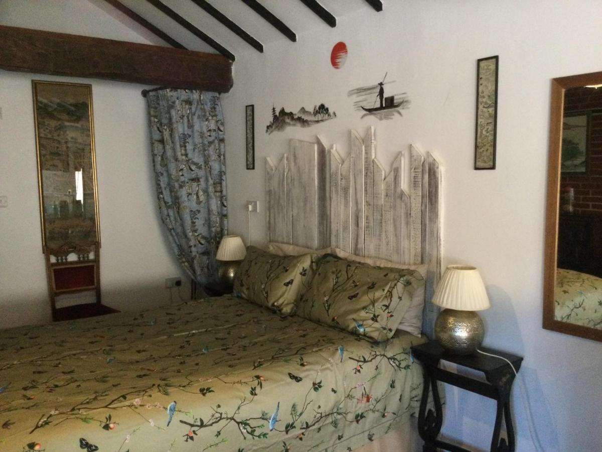 The Garth Guest Suite Studio Cottage Лингфийлд Екстериор снимка