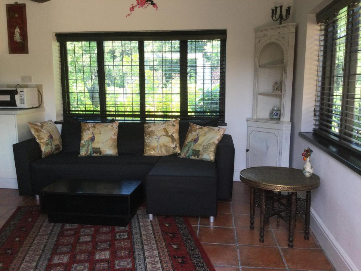 The Garth Guest Suite Studio Cottage Лингфийлд Екстериор снимка